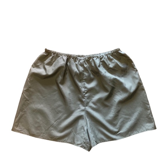 Uniqlo lightweight silkie elastic waistband olive green shorts, XS - Picture 4 of 4
